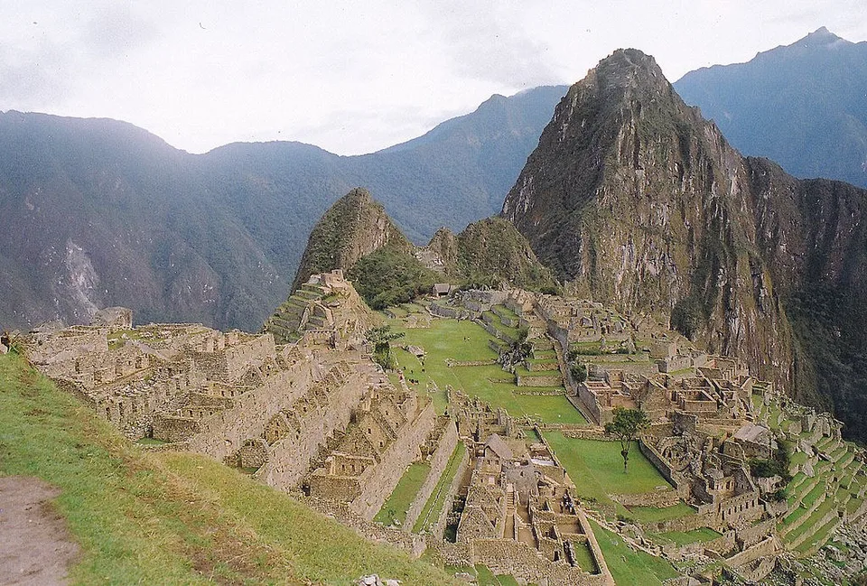File:The Inca empire Machu Picchu in Peru.jpg - Wikimedia ...