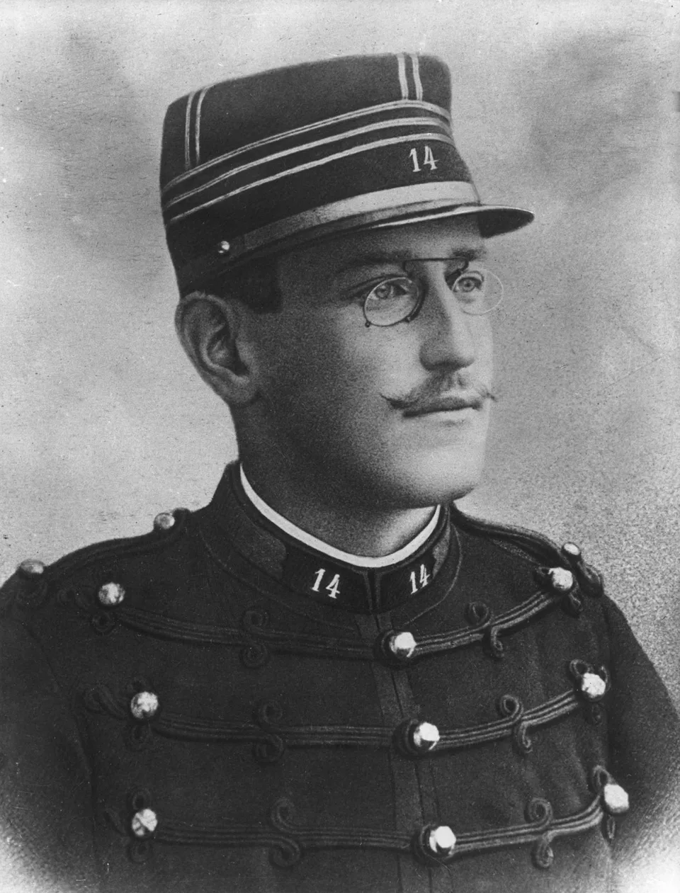 Alfred-Dreyfus-1894.jpg