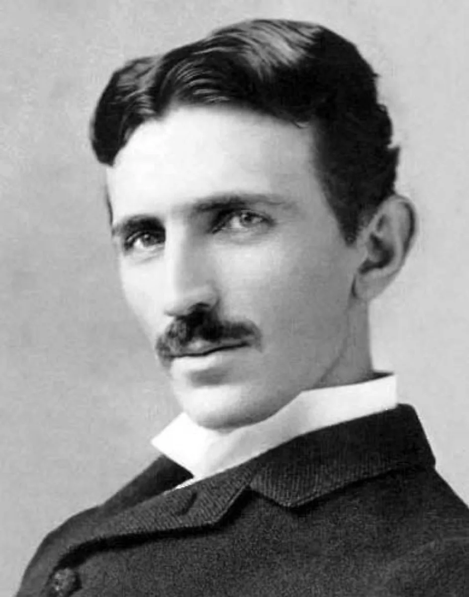 nikola_tesla_napoleon-sarony-public-domain-via-wikimedia-commons.jpg