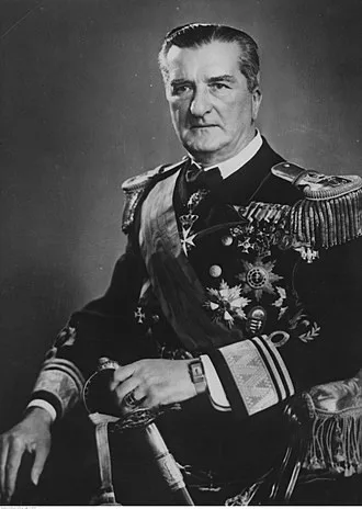 330px-Horthy_1943.jpg